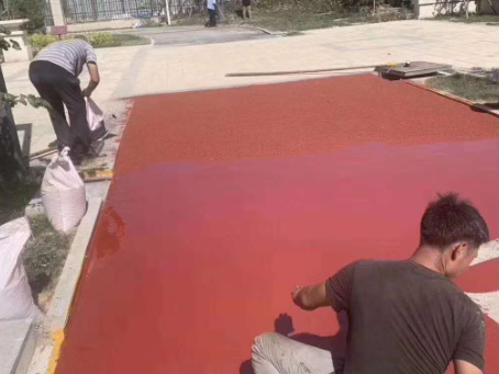 张家口 篮球场翻新的地面工